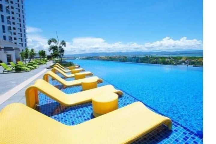 The Mactan Town Hotell Lapu-Lapu City Eksteriør bilde