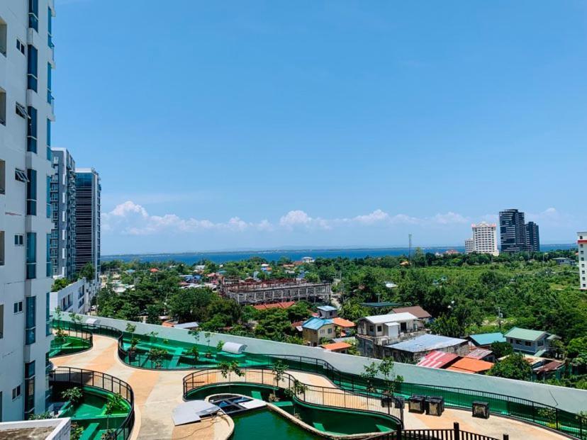 The Mactan Town Hotell Lapu-Lapu City Eksteriør bilde